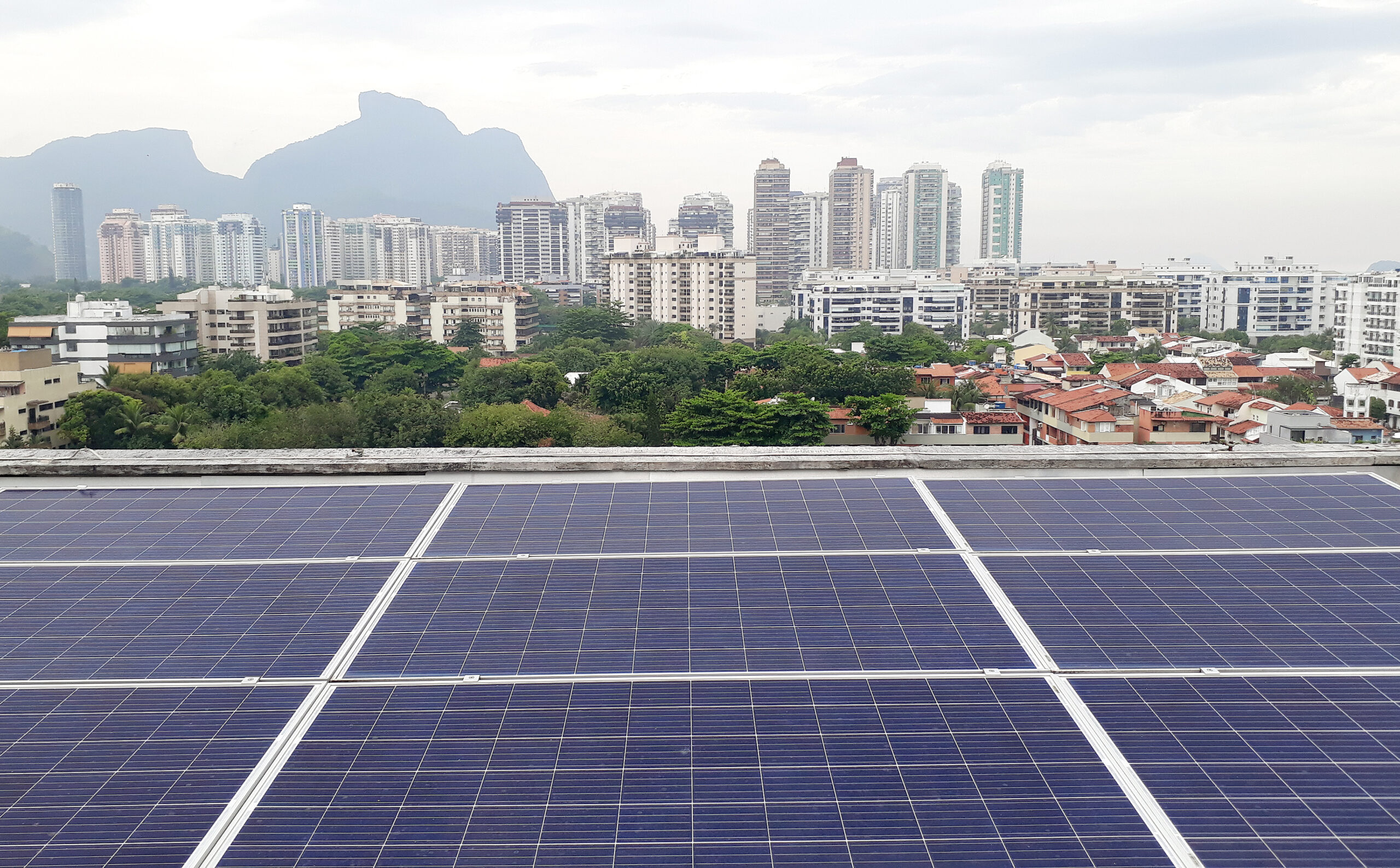 photo-rooftop-solar-in-latin-america-scaled.jpg